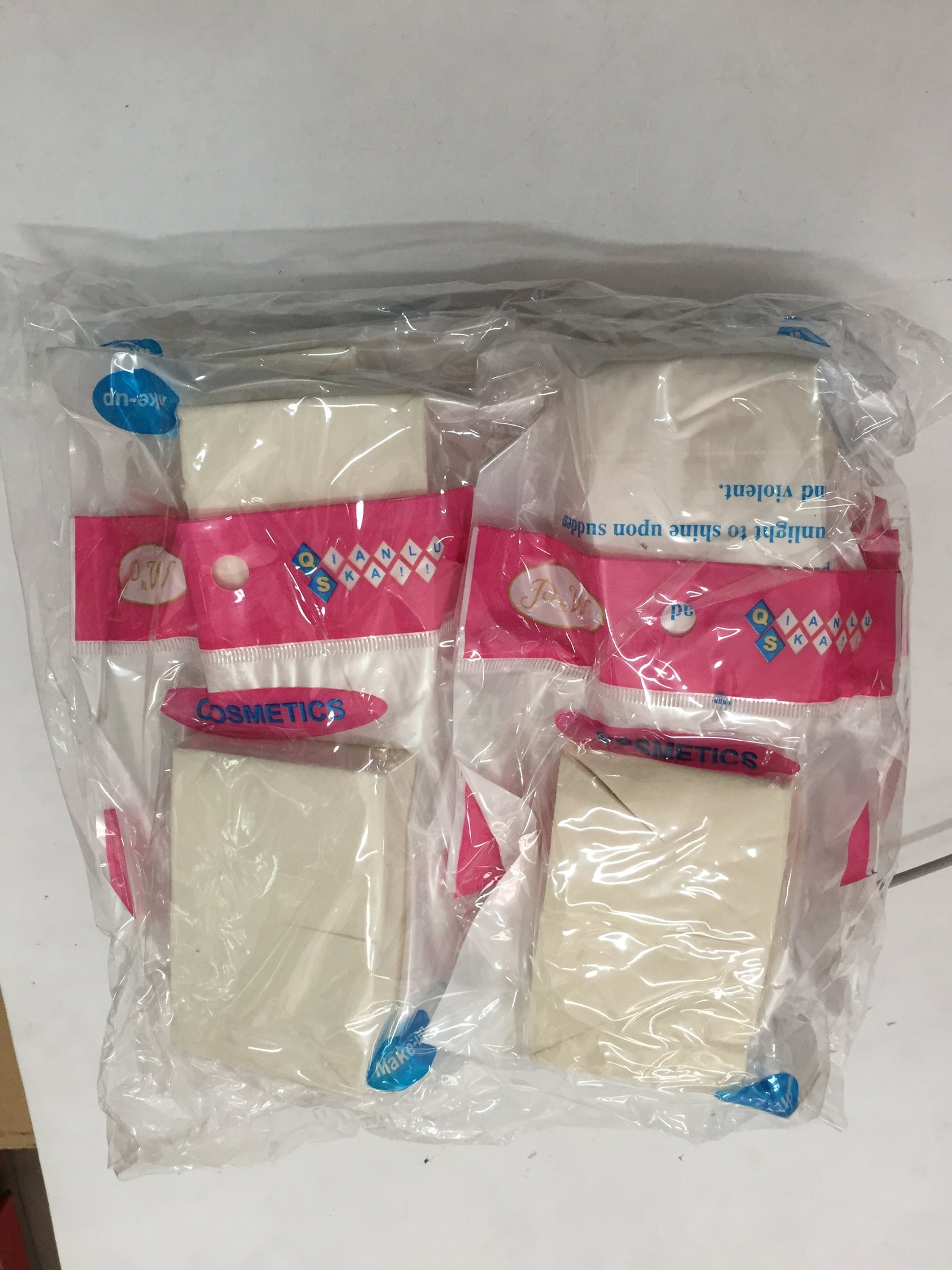 4 ESPONJAS MAQUILLAJE